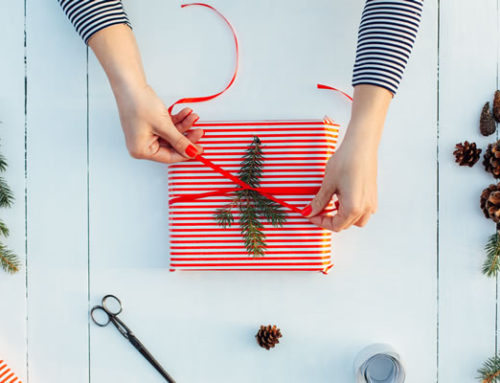 Impress your friends and family with these 3 simple tips for easy gift-wrapping!